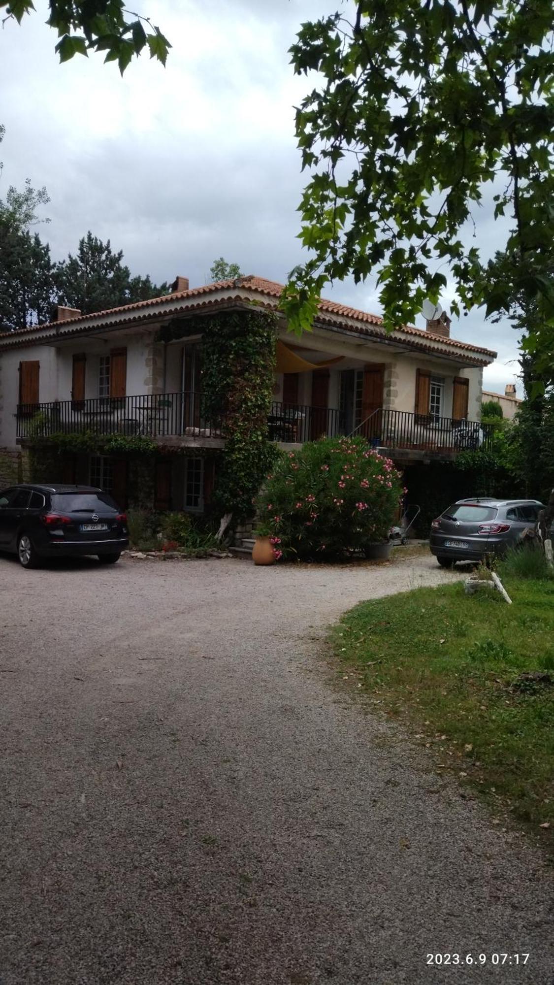 La Maison Du Bonheur Velleron Exterior foto